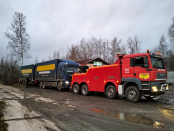 Аварийная эвакуация грузовиков на трассе М4 у Домодедово: инструкция по выживанию для водителя